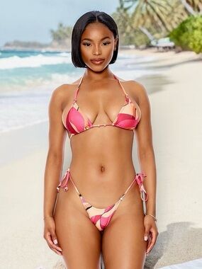 TULUM BIKINI SET. Color: FUCHSIA MULTI MARBLE. Size: Small. BrandNew